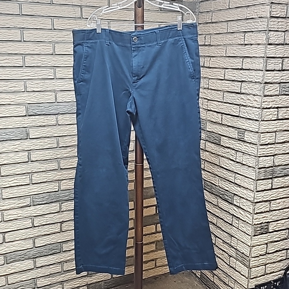 Haggar In Motion  Mens Pants.     Sz 38x32